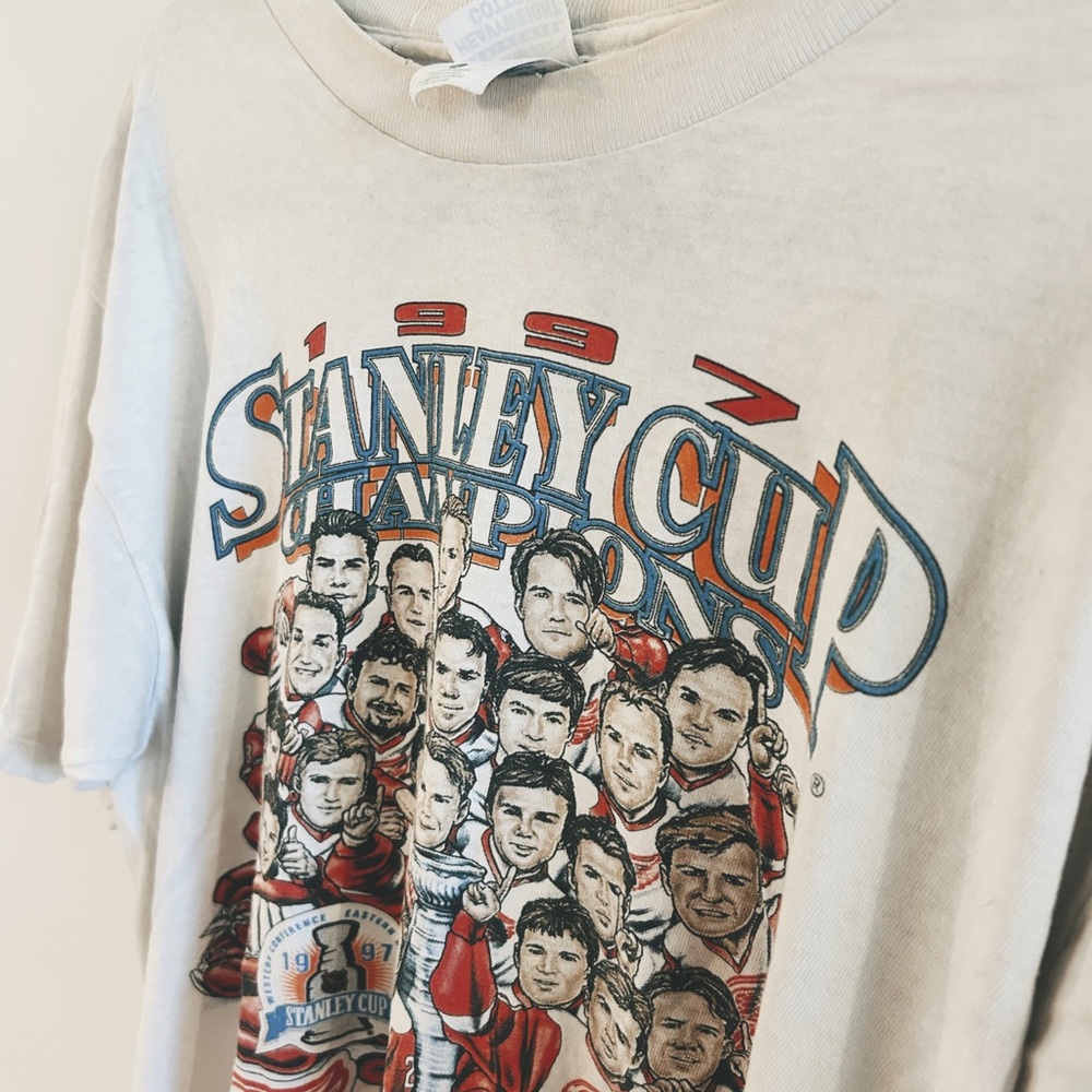 Detroit Red Wings Stanley Cup Graphic T-Shirt - White - Picture 3 of 3